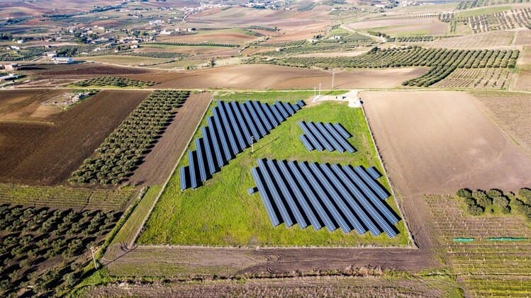 sprzedaż energii z fotowoltaiki przez firmę